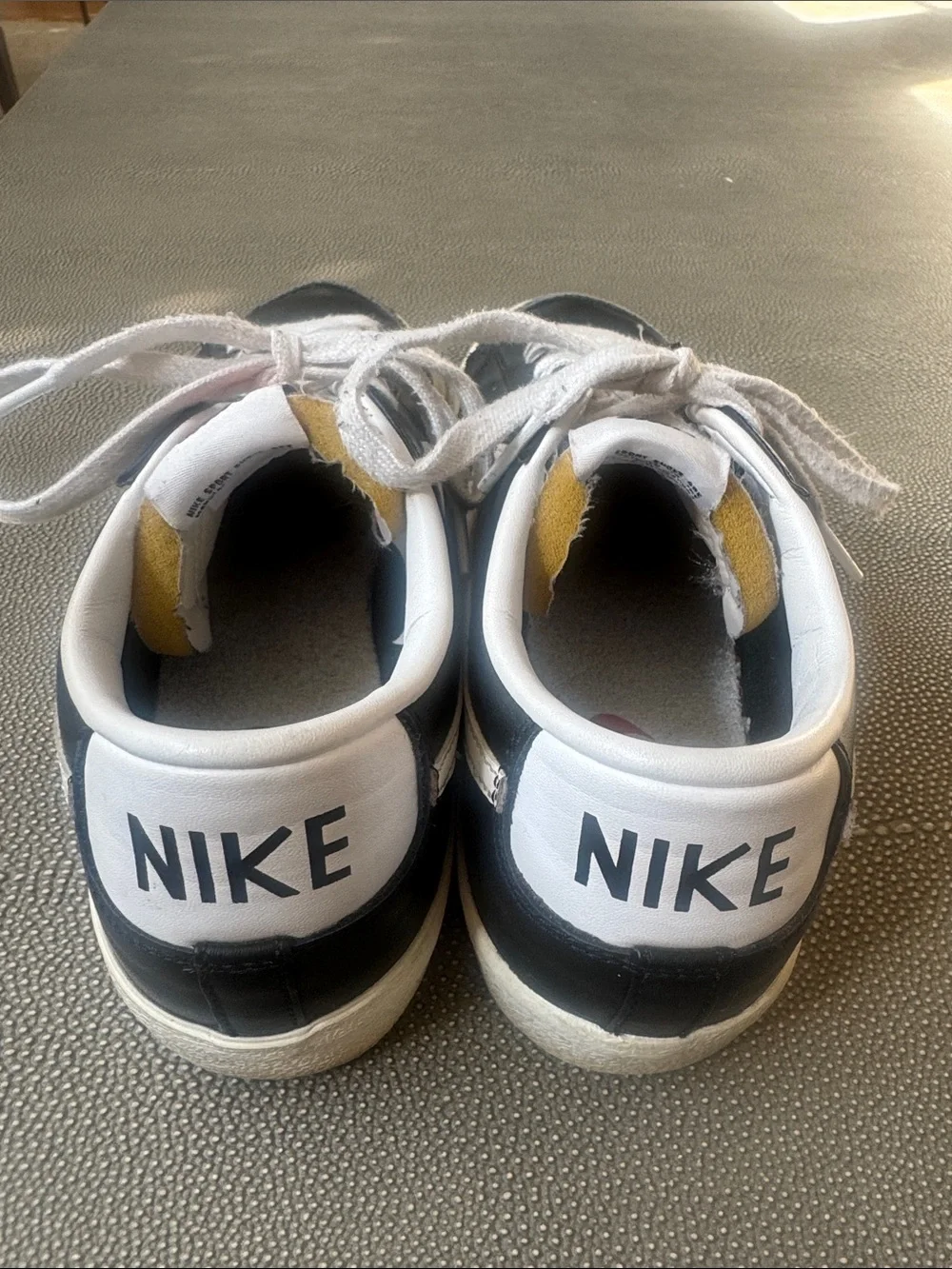 Nike sleek low